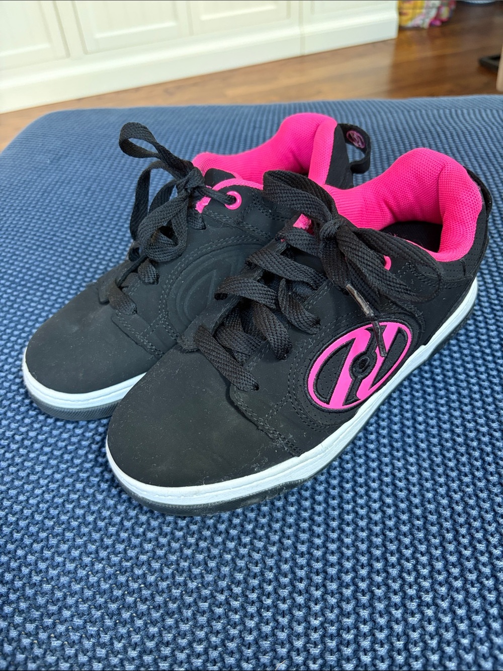 Heelys Voyager Wheeled roller Skate Shoes Black Pink Youth 4 Womens 5